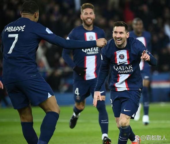 下周对阵巴萨!法媒:不止维蒂尼亚,K77也因大腿不适被巴黎换下