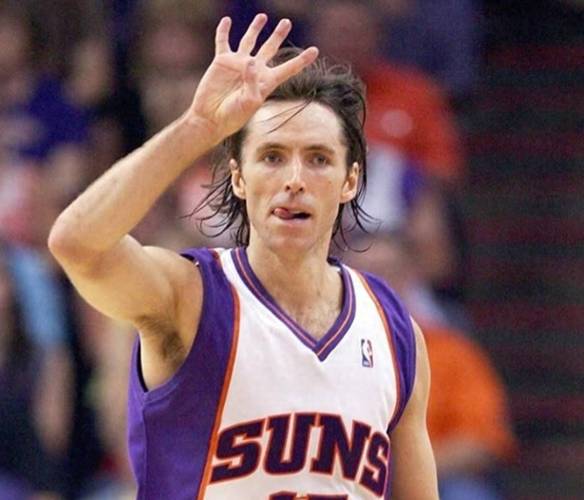 布克:两届MVP纳什能够全面提升球队  他可是这项运动的顶尖高手