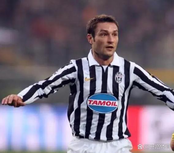 卡佩罗:罗马的运营比尤文米兰都要乱;伊布的起跳动作很好玩