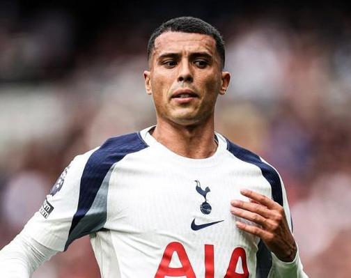 波罗自23/24赛季各项赛事送出18次助攻,英超后卫中最多