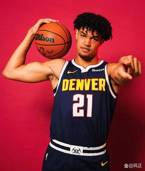 球衣记者:掘金双向柯蒂斯-琼斯改穿1号球衣 队史上一位小波特