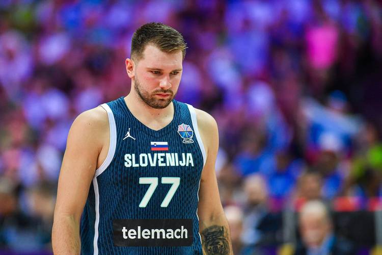 八村塁:东契奇变得更加专注了 现在更像一位领袖了