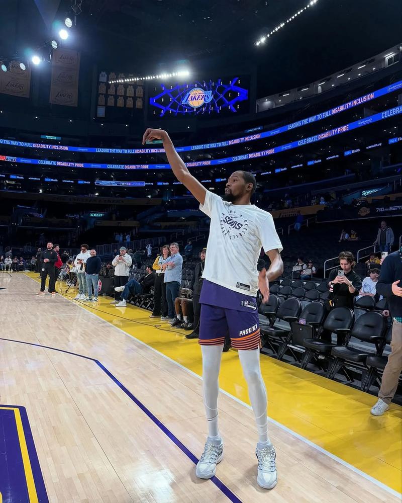 休赛期没看到你玩游艇滑梯？杜兰特：这次没被拍到不代表我没玩