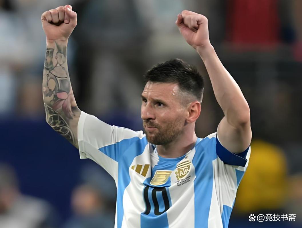2助有了，何时进球？苏牙倒钩没踢上，梅西挑射被吹越位弯腰喘气
