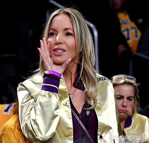 夸梅:布朗尼一整年都没有丝毫进步 那就不如威少至少他积极跑动