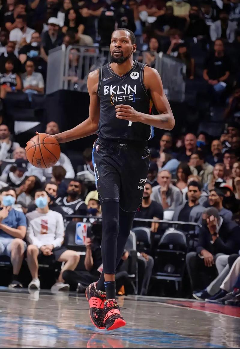 杜兰特:申京在欧锦赛表现很精彩 我很期待每天都见证他的成长