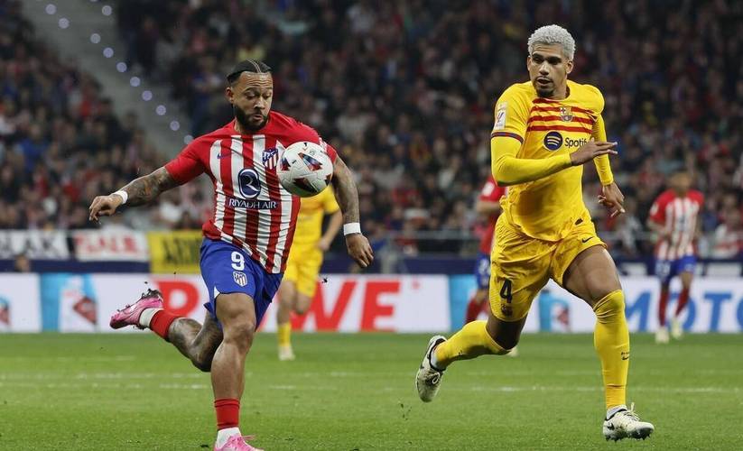 阿劳霍送点！VAR对话实录：阿劳霍没有碰到球，并绊倒对手