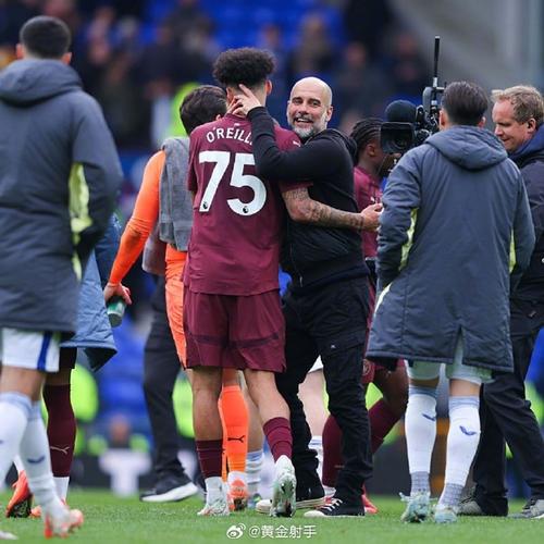 奥赖利:刚改踢左后卫感觉挺难的,但我收到了很多建议我也很享受