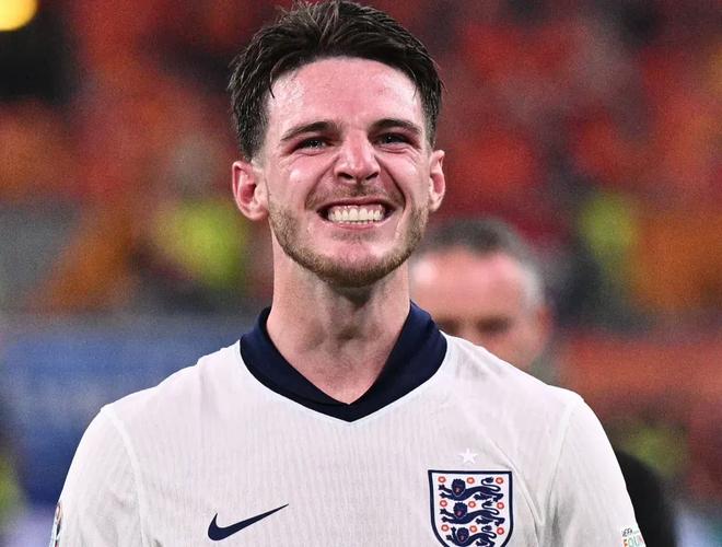 费迪南德谈赖斯和凯塞多：前者进攻能力更强，后者防守更出色