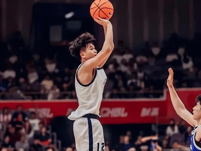 莱昂纳德：我觉得张文杰很有天赋 他未来会更好的