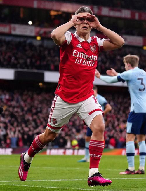 特罗萨德:打进本赛季个人英超首球很开心 保持零封是全队功劳