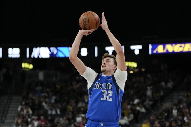 两连败不变阵！独行侠首发：弗拉格/克莱/华盛顿/浓眉/莱夫利