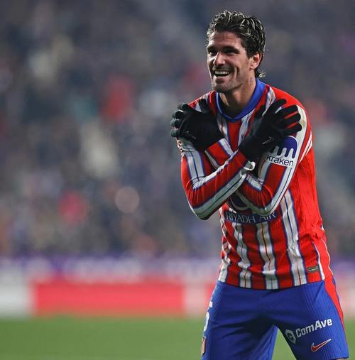 世体:马竞左后卫后腰中卫需加强,另外可能考虑引进一名前锋