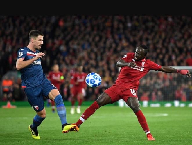 弗拉格谈朝麦克朗比“太小”手势：这是享受比赛的一种表现