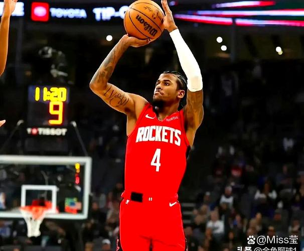 赛季至今末节投篮命中数：小里20球第1 字母莫布里马克西文班前5