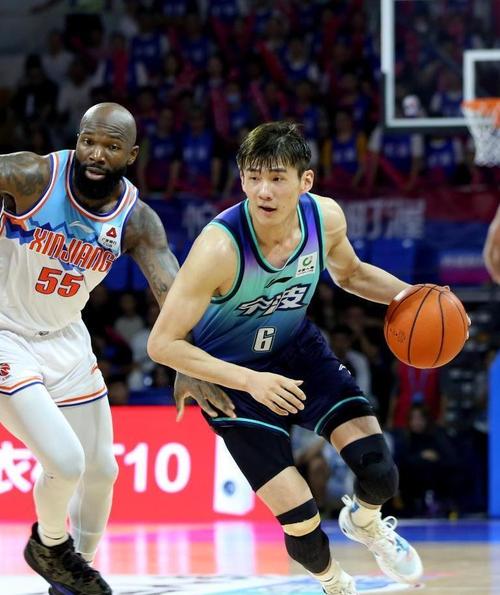 NCAA赛季首秀！王俊杰首发6中4拿9分4板 赵维伦4分3助+抢断一条龙