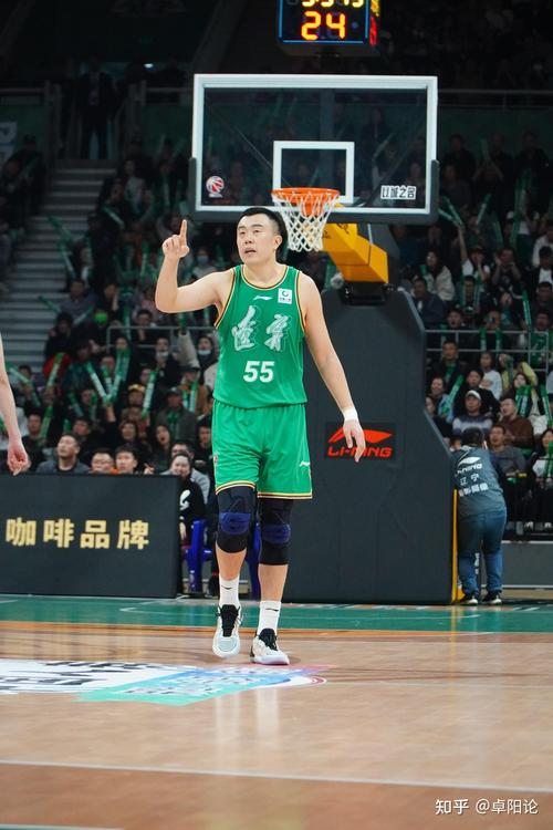 宝刀不老！韩德君出战10分42秒 11投8中&罚球5中5砍下21分4板