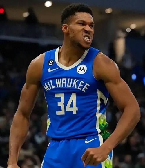 如何提高罚球命中率？字母哥：你只需要重复练习 尽可能多地投篮