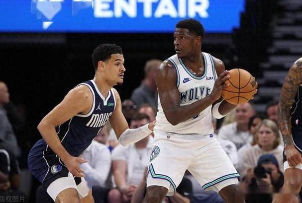 戈贝尔：联盟竞争很激烈每场都是挑战 我们攻防两端都要展现拼劲