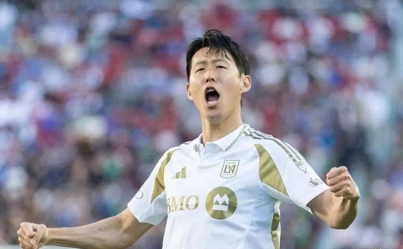 即将交手！美职联社媒晒手工制作穆勒、孙兴慜头雕视频