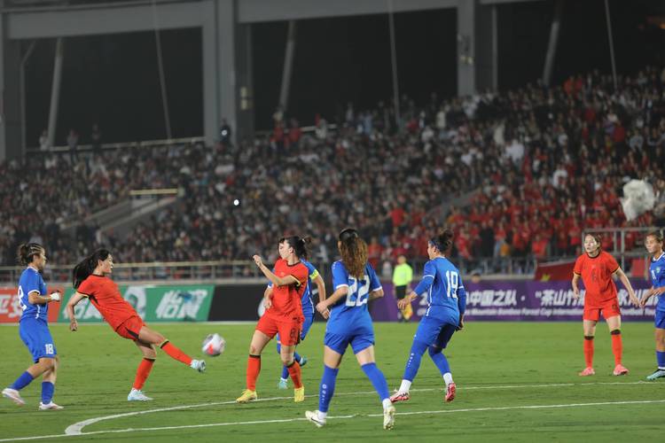 狂胜中国女足8球！英格兰女足前锋米德：我们让对手显得很平庸